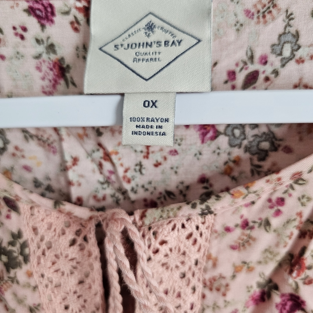 Tops - Picture 4 of 4